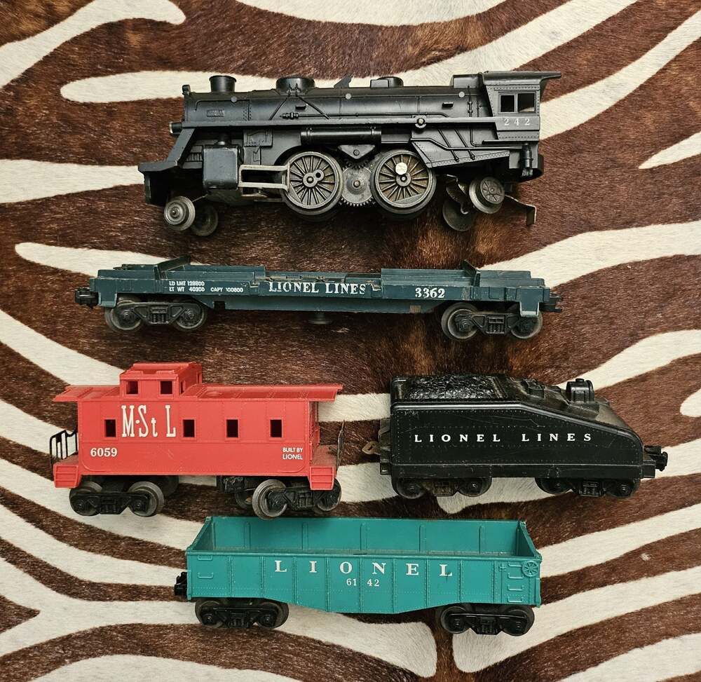 Vintage Lionel 242 Scout Steam Locomotive, Caboose, Tender, Dump Car, Postwar